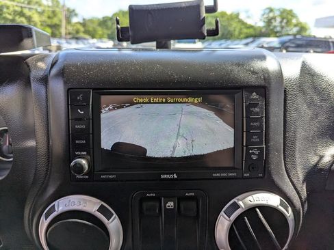 Used 2017 Jeep Wrangler Rubicon AWD/4WD image 22