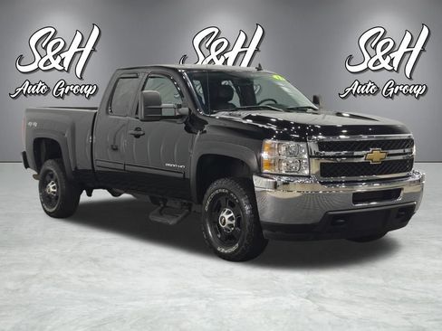Used 2011 Chevrolet Silverado 2500 LT w/ Snow Plow Prep Package AWD/4WD image 2