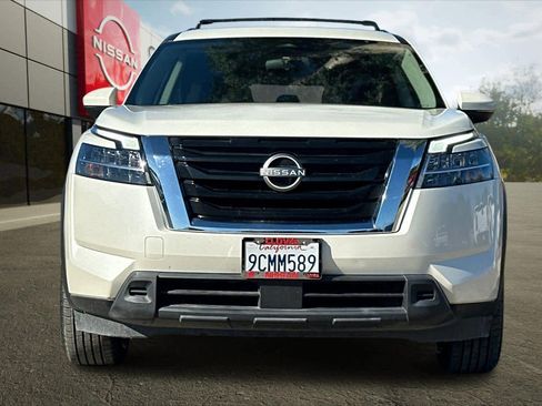 Certified 2022 Nissan Pathfinder SV image 11