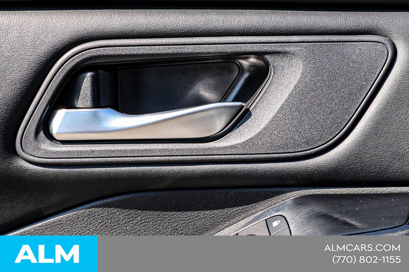 Used 2025 Nissan Rogue SV FWD image 39