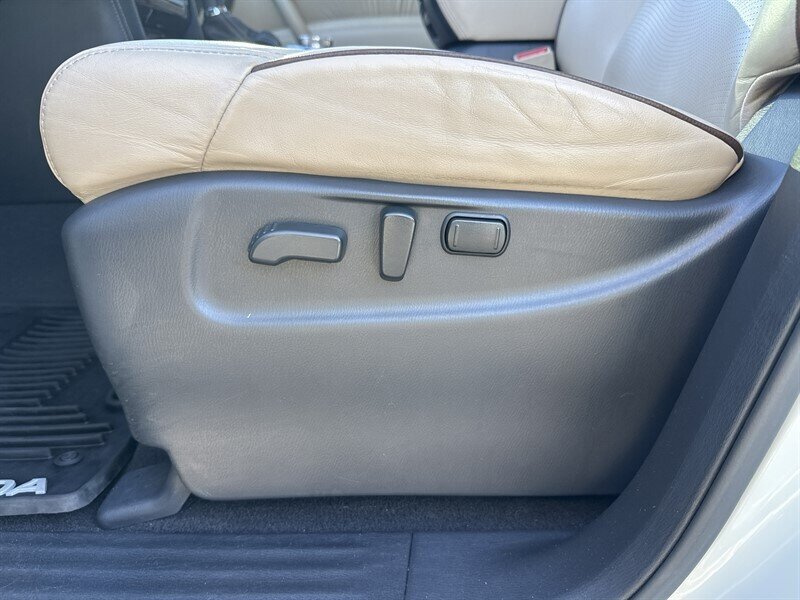 Used 2019 Nissan Armada Platinum w/ Captain's Chairs Package AWD/4WD image 12