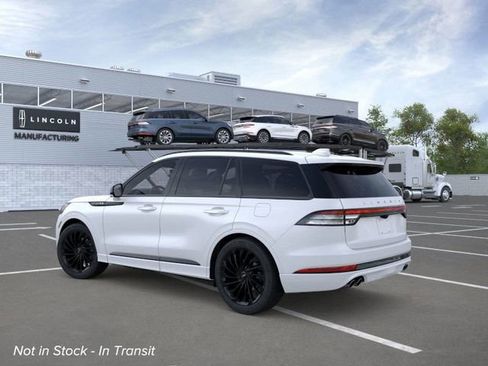 New 2026 Lincoln Aviator Reserve w/ Jet Appearance Package image 4
