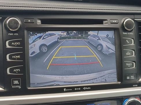 Used 2017 Toyota Highlander Limited image 20