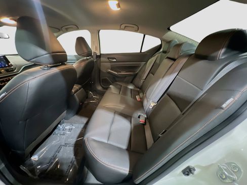 Used 2022 Nissan Altima 2.5 SR FWD image 16