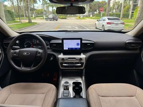 Used 2021 Ford Explorer 4WD w/ Class III Trailer Tow Package image 8