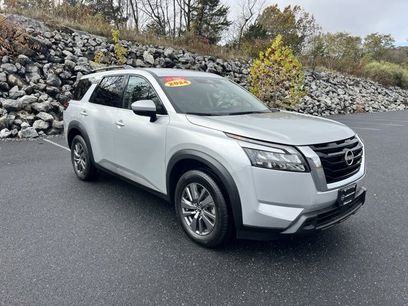 Certified 2024 Nissan Pathfinder SV
