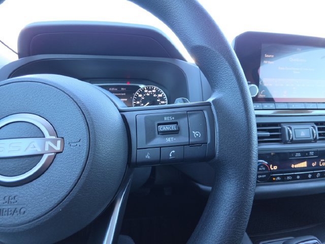 Used 2025 Nissan Pathfinder S FWD image 12