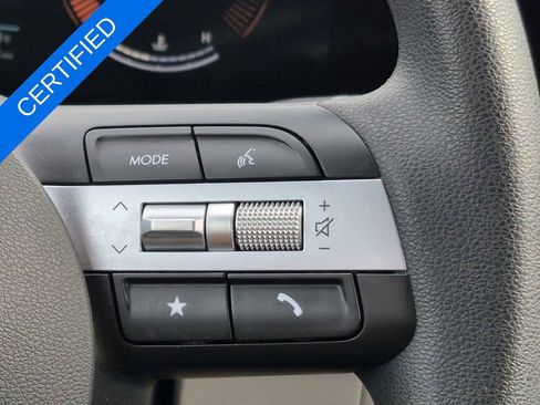 Used 2025 Hyundai Tucson SE image 32