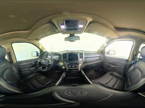 Used 2020 RAM 1500 Laramie image 36