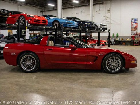 Used 1999 Chevrolet Corvette Coupe w/ Memory Pkg image 9