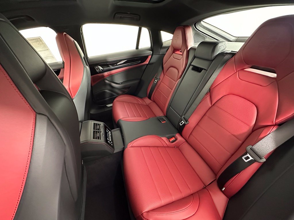Used 2026 Porsche Panamera RWD image 40