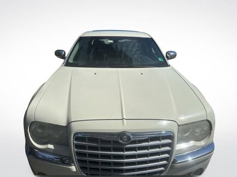 Used 2006 Chrysler 300 C w/ Navigation & Sound Group II RWD image 26