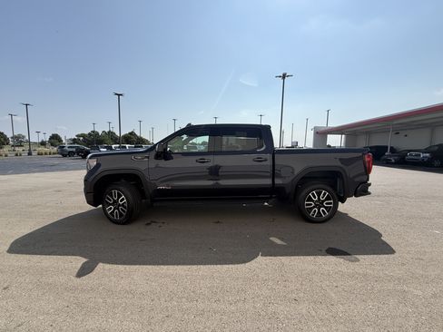 Used 2022 GMC Sierra 1500 AT4 w/ AT4 Premium Package AWD/4WD image 32