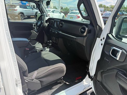 Used 2021 Jeep Gladiator Sport AWD/4WD image 21