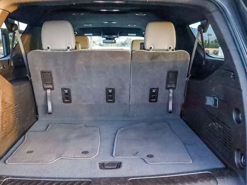 Used 2024 Chevrolet Suburban LT image 29