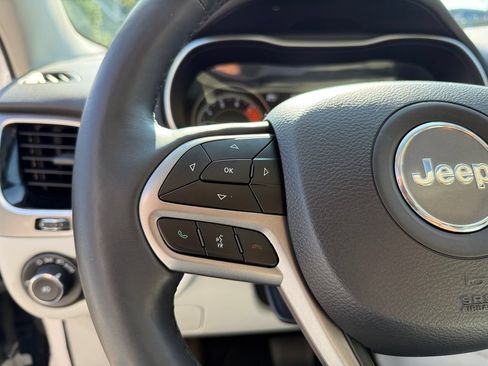 Used 2019 Jeep Cherokee Limited AWD/4WD image 25