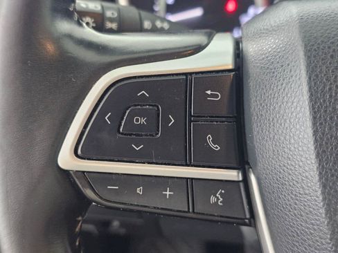 Used 2023 Toyota Highlander XLE FWD image 27