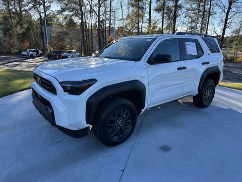 Certified 2025 Toyota 4Runner SR5 image 5