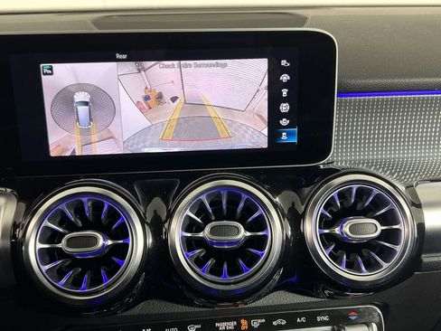 Used 2021 Mercedes-Benz GLB 250 image 22