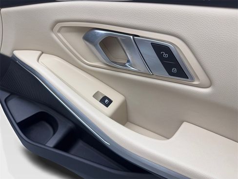 Used 2023 BMW 330i Sedan w/ Driving Assistance Package image 49