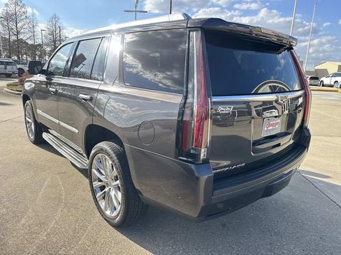 Used 2017 Cadillac Escalade Luxury image 7