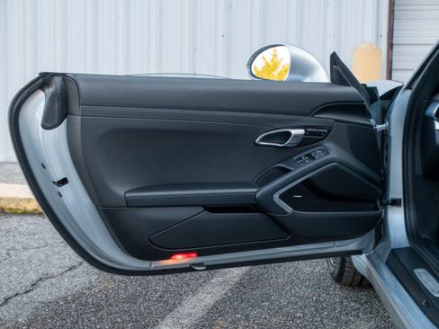 Used 2015 Porsche 911 Carrera S image 31