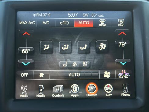 Used 2014 RAM 3500 Laramie image 31