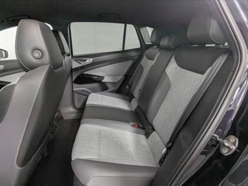 Used 2024 Volkswagen ID.4 Pro RWD image 16