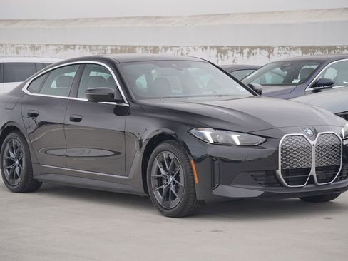 New 2026 BMW i4 eDrive40 w/ Parking Assistance Package image 3