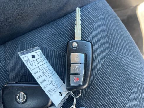 Used 2016 Nissan Rogue S image 25