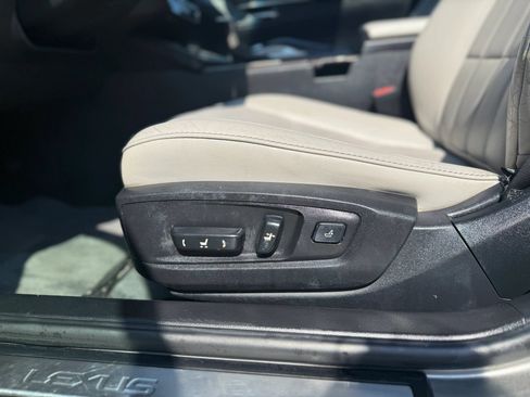 Used 2017 Lexus ES 350 w/ Luxury Package FWD image 19