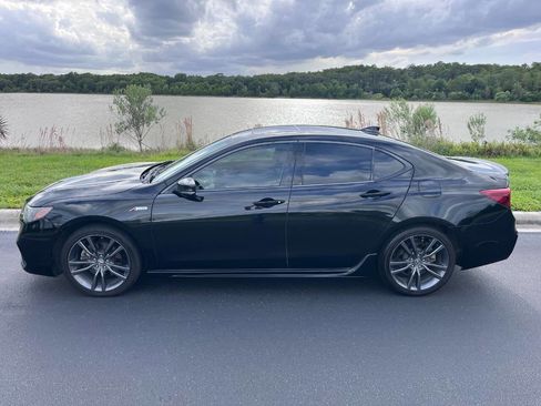 Used 2018 Acura TLX V6 w/ Technology & A-SPEC Pkg FWD image 4