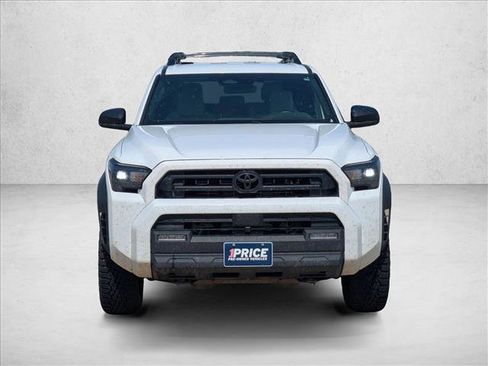Used 2025 Toyota 4Runner SR5 AWD/4WD image 2