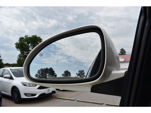 Used 2011 Buick Enclave CXL image 39