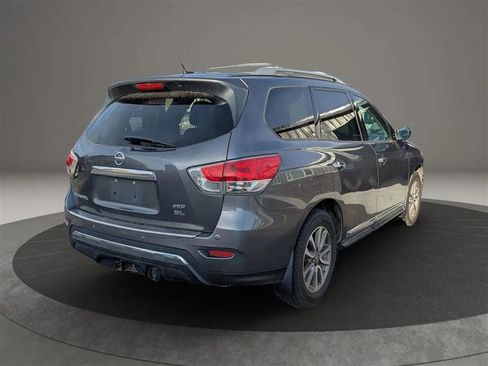 Used 2018 Nissan Pathfinder SV image 4