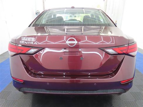 Used 2025 Nissan Sentra SV FWD image 11