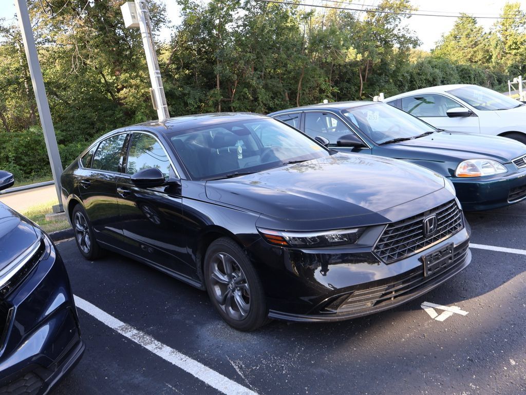 Used 2024 Honda Accord EX image 4