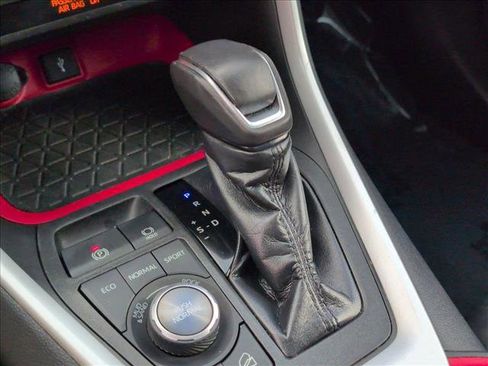 Used 2020 Toyota RAV4 TRD Off-Road image 12