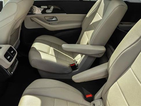 Certified 2024 Mercedes-Benz GLS 450 4MATIC image 22