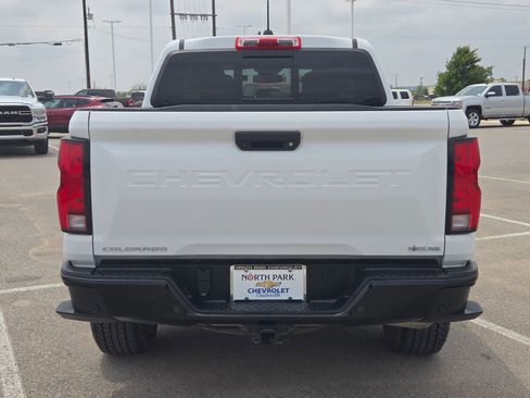 Used 2025 Chevrolet Colorado Z71 image 4