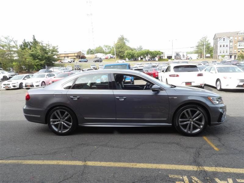 Used 2017 Volkswagen Passat 1.8T R-Line FWD image 6