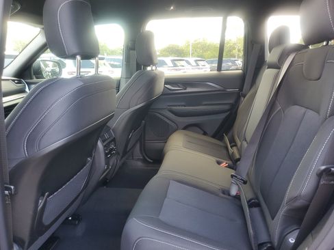 New 2026 Jeep Grand Cherokee Laredo RWD image 8
