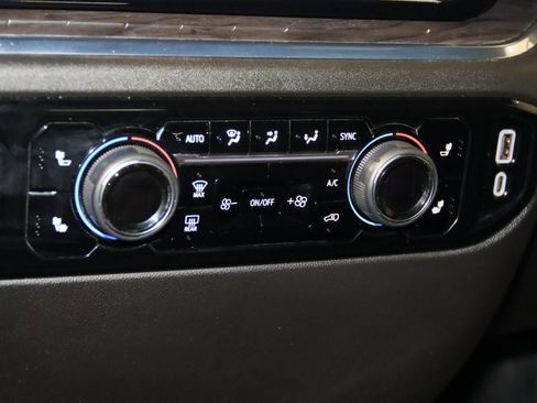 Used 2024 Chevrolet Silverado 2500 LTZ image 43