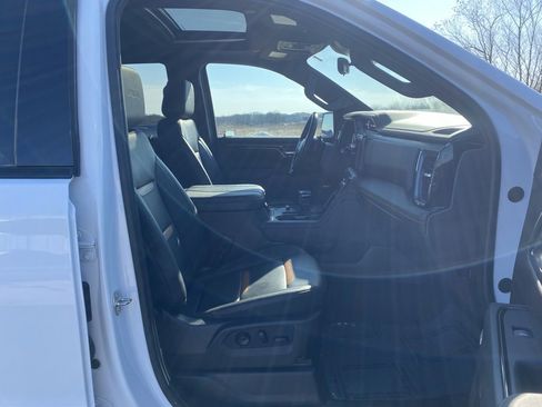 Used 2024 GMC Sierra 1500 AT4 w/ Technology Package image 16