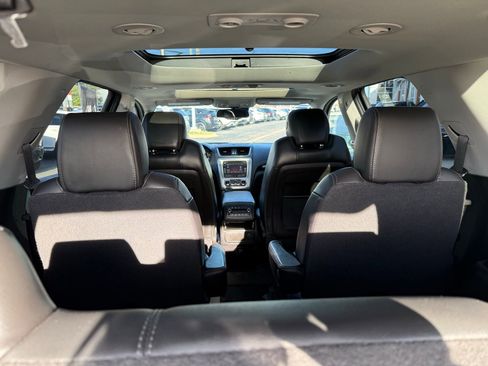 Used 2017 GMC Acadia Limited SLT image 18