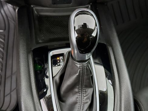 Used 2020 Nissan Rogue S w/ Special Edition Package FWD image 19