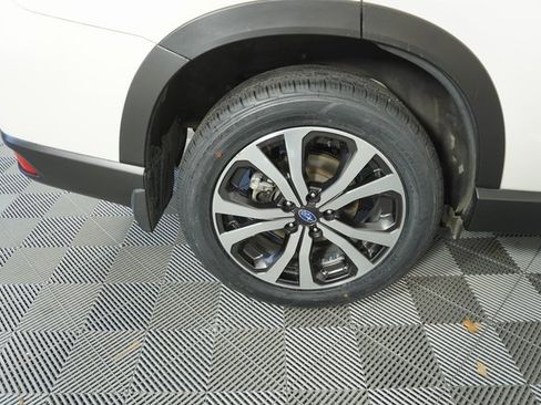 Used 2020 Subaru Forester Limited image 14