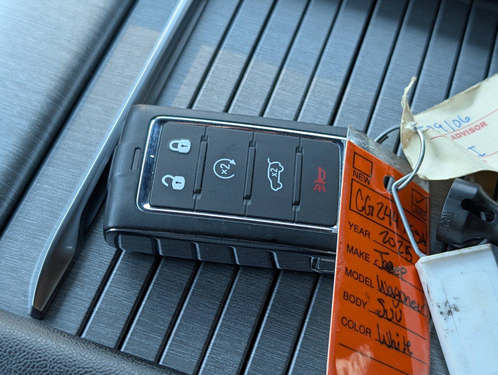 Used 2025 Jeep Wagoneer Series II AWD/4WD image 22