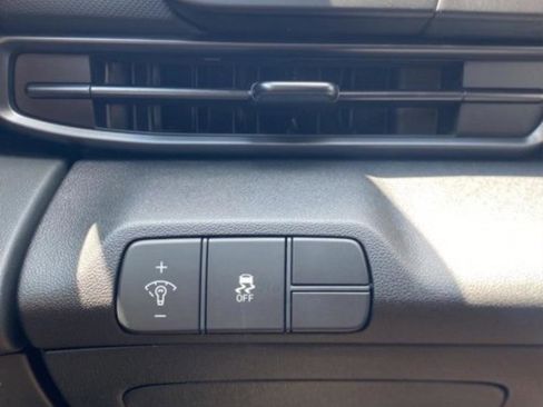 New 2025 Hyundai Elantra Sport FWD image 18