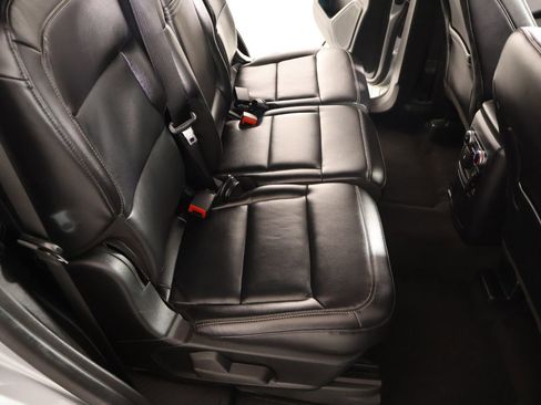 Used 2023 Ford Explorer Limited image 16